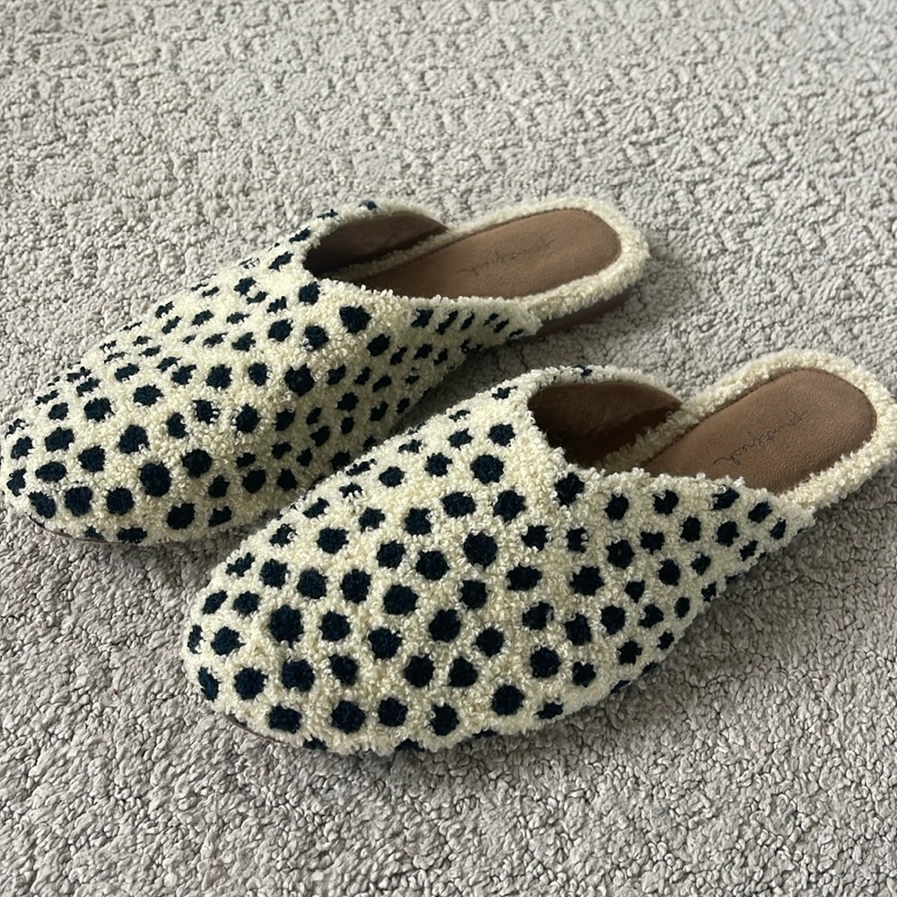 Print Fresh polka dot slippers